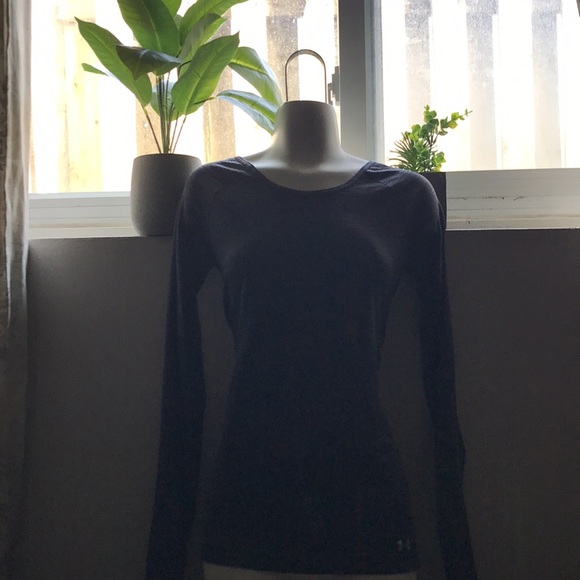 Under Armour top for women - Picture 2 of 5